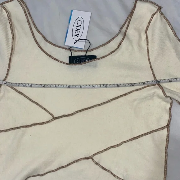 SOLD Cider crop top - Picture 8 of 8